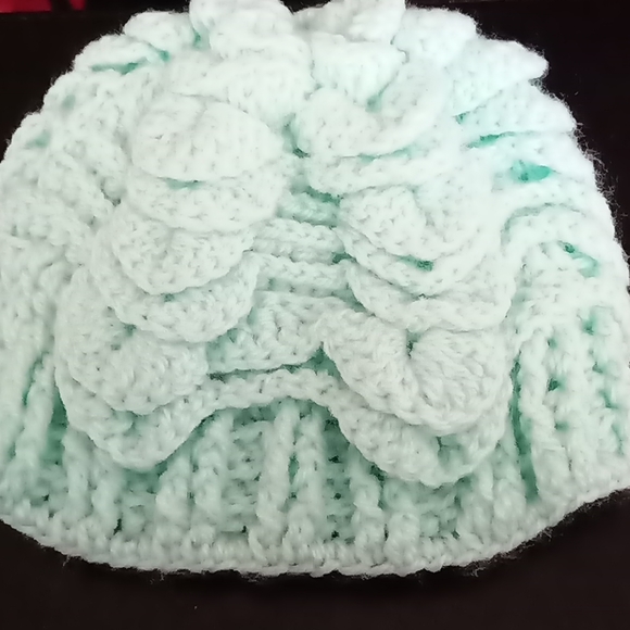 Handmade knitted hat - Picture 2 of 2